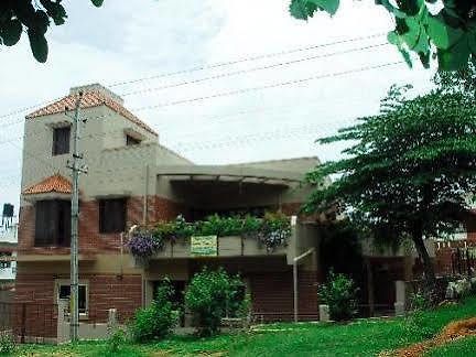 Tulips Homestay Mysore Εξωτερικό φωτογραφία